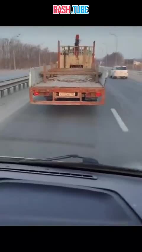  В Приморье грузовик не пропустил скорую с лежачим пациентом и сиренами