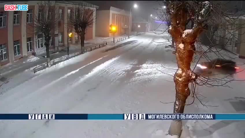  Белорус два раза въехал в забор, чтобы заработать на страховке, но лишился прав, - СМИ