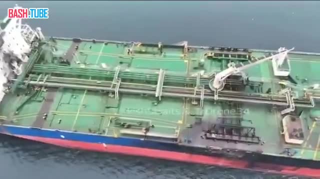  Танкер URSUS MARITIMUS, атакованный украинскими дронами в ночь с 21 на 22 декабря, был замечен в Стамбуле со следами ударов