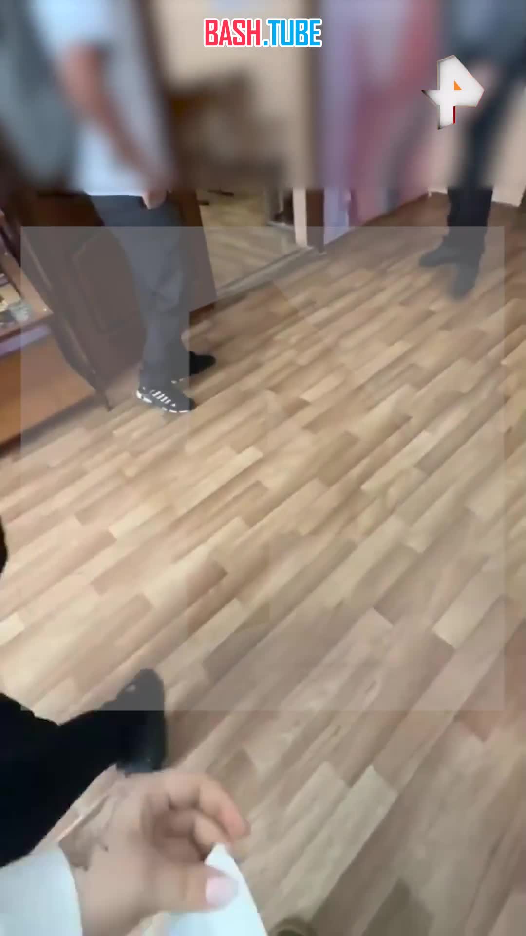  Подросток ударом по голове сбил с ног ученицу в школе в ростовском Аксае