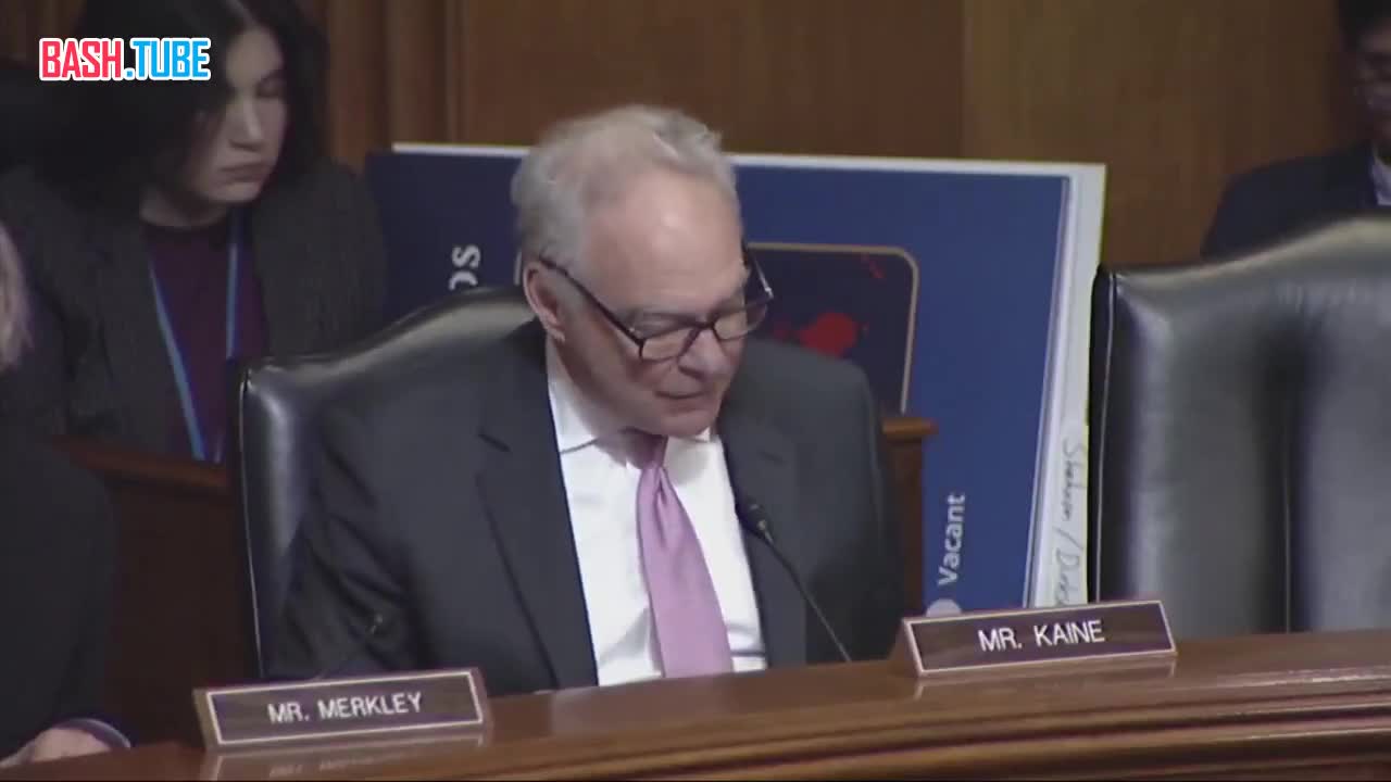  Американский сенатор Кейн: Трамп неоднократно путал Исландию с Гренландией, верно