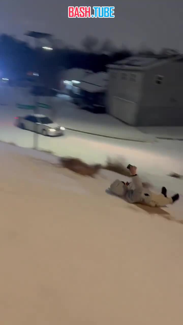  Видео того, как реакция водителя спасла подростка от смерти в Техасе широко расходится по мировым соцсетям