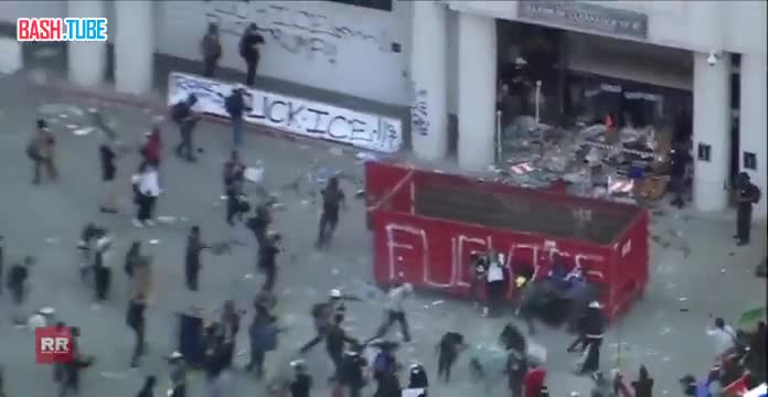  В Лос-Анджелесе вспыхнули массовые беспорядки