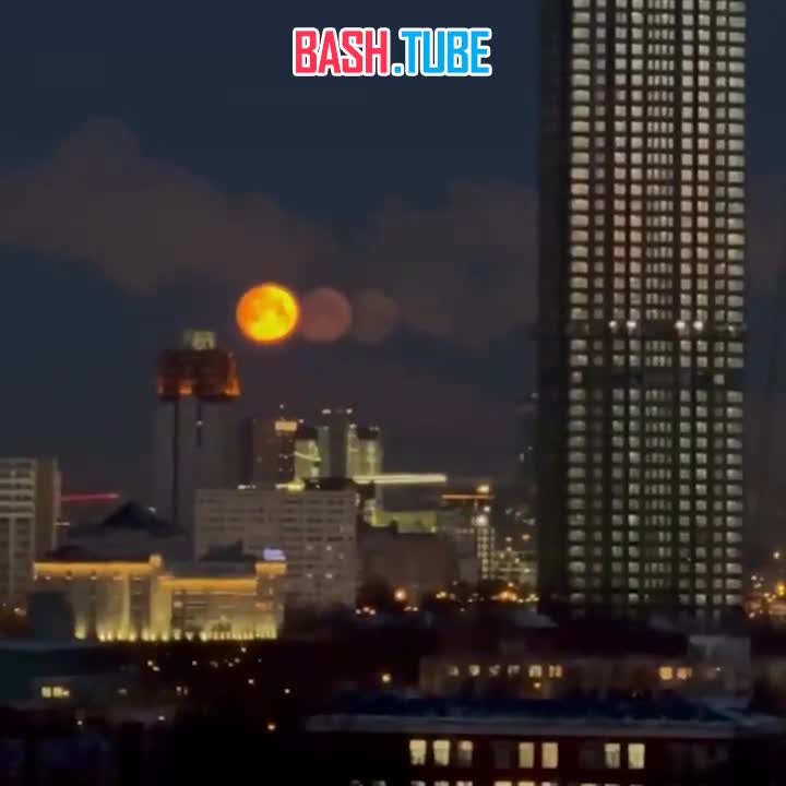  «Три Луны» повисли над Москвой и областью этой ночью - редкое явление называется «парселена»