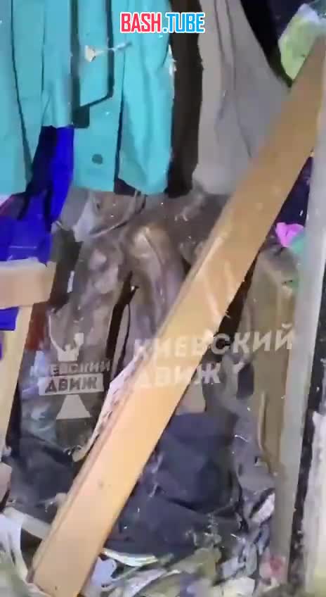  В Киеве соседи вместе с полицией и спасателями вскрыли квартиру пенсионера с синдромом Плюшкина и обомлели