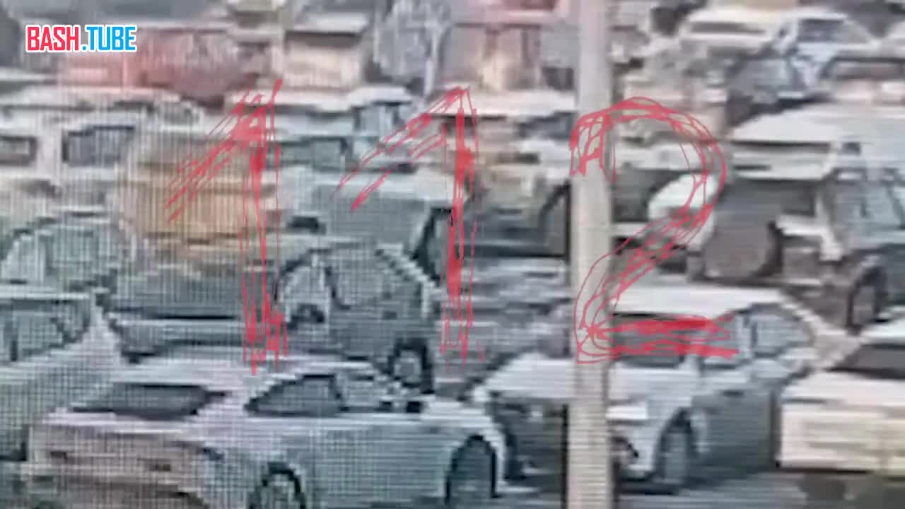  Момент похищения 9-летнего мальчика на парковке у «Ленты» на юге Петербурга