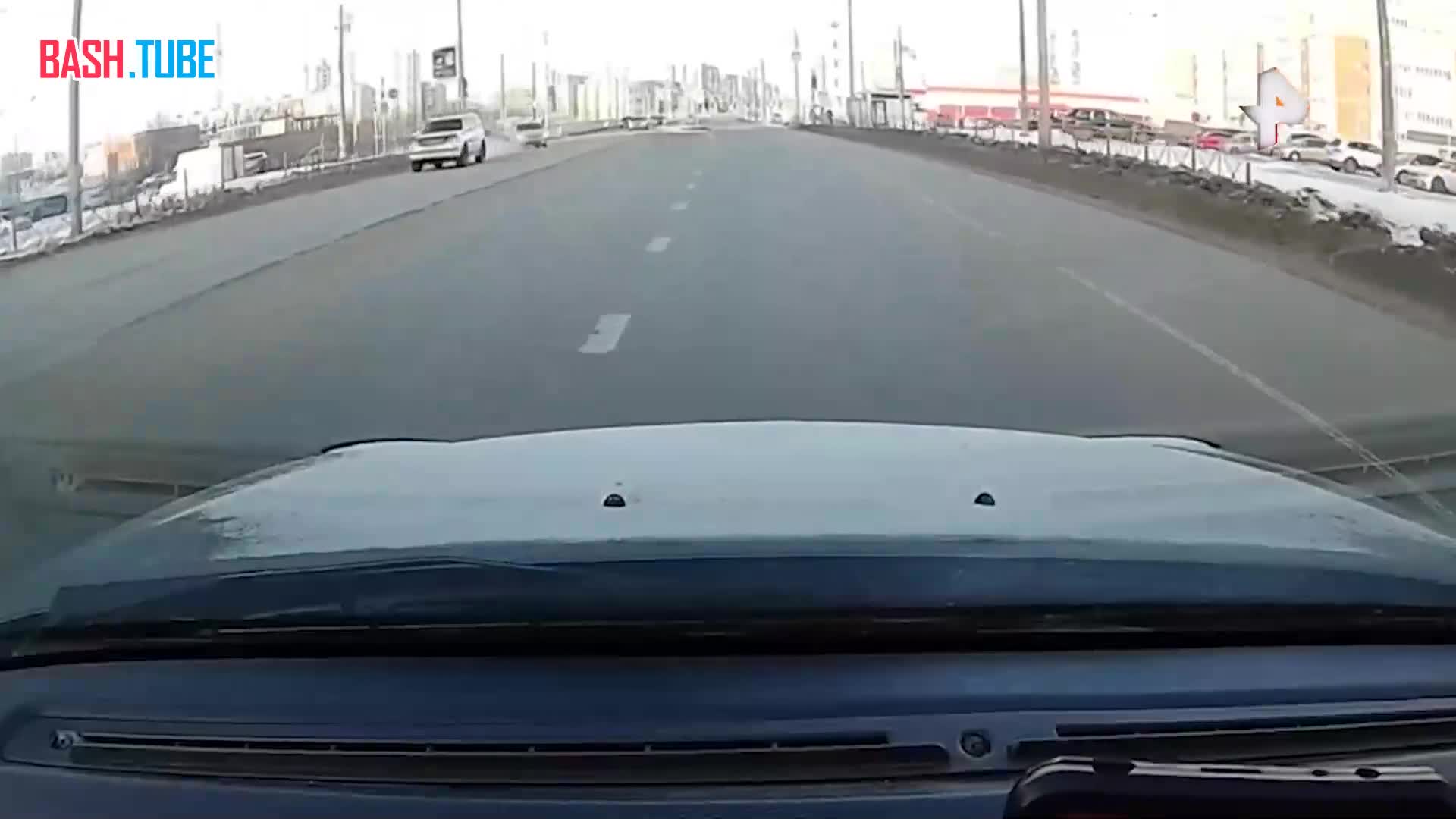  Ловкость и никакого мошенничества: водитель «катапультировался» из авто во время ДТП