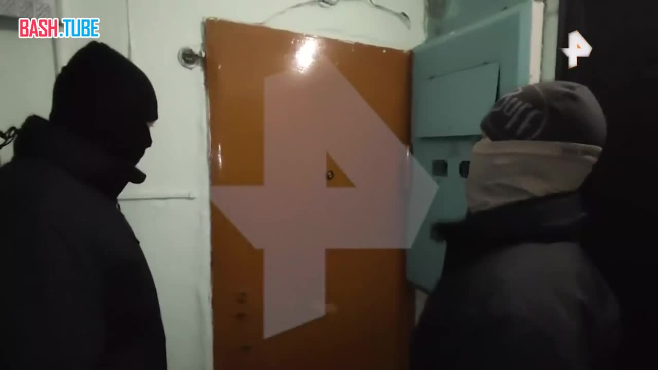  Кадры обыска в квартире у депутата алтайского краевого заксобрания от КПРФ Андрея Чернобая поступили в распоряжение РЕН ТВ