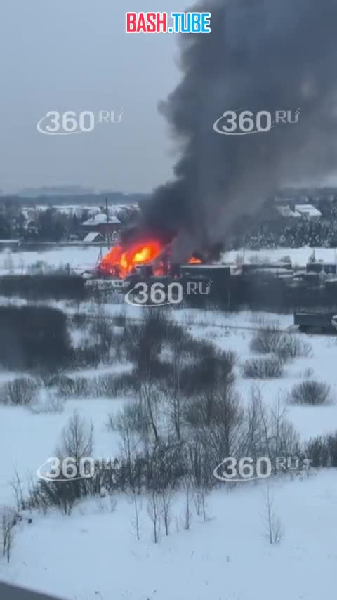  Крупный пожар произошел на стройке в Красногорске