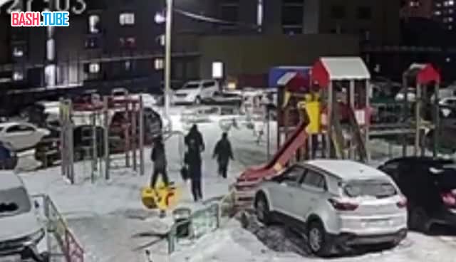  Мужчина избил 13-летнего мальчика в Воронеже