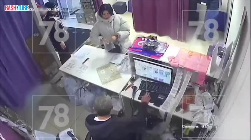  Посетитель ПВЗ выстрелил в сотрудника после просьбы перепаковать товар в Питере