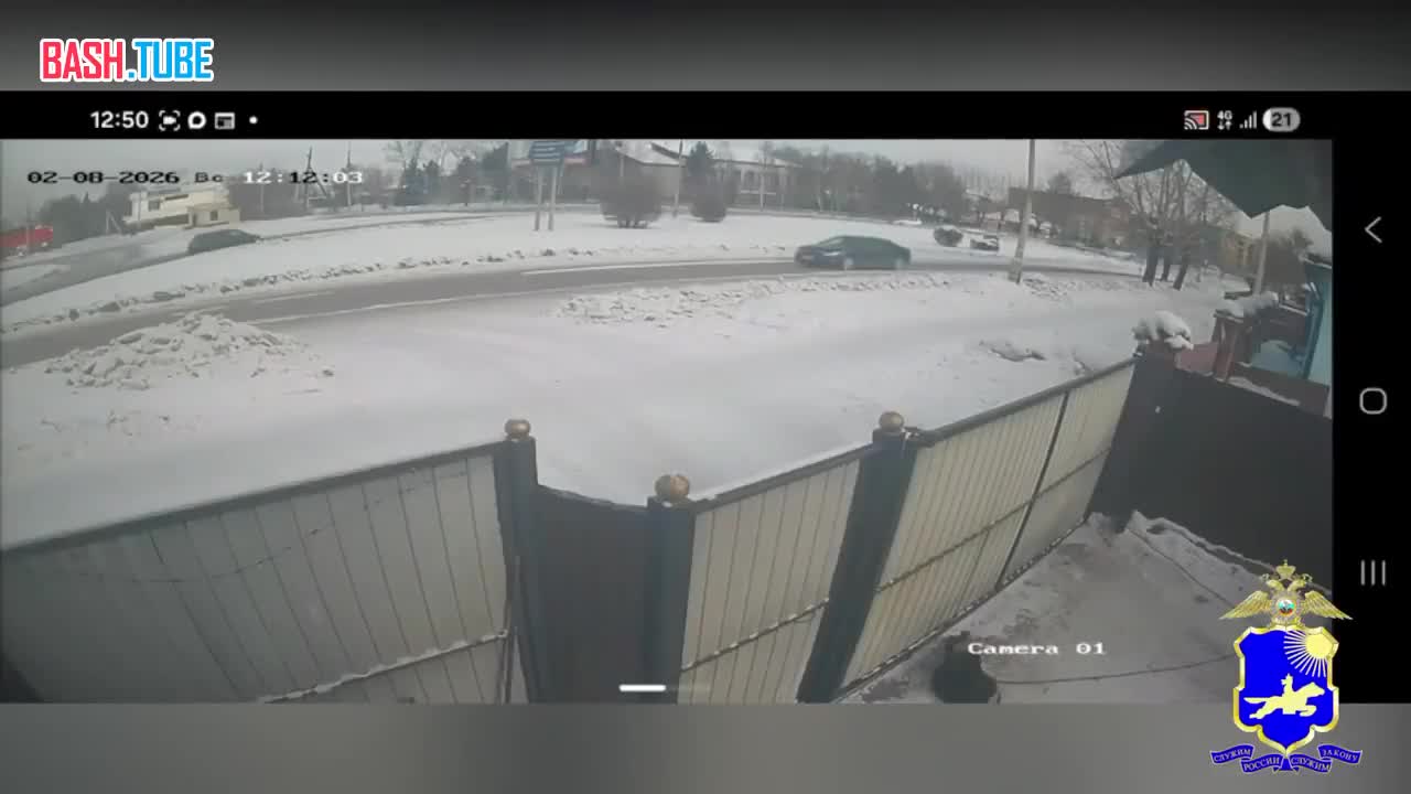  Почти Шумахер: ребенок за рулем Toyota въехал в другую машину в Кызыле