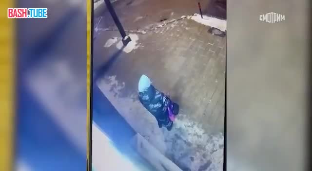  ФСБ опубликовала записи с камер, на которых видно, как киллер Корба, стрелявший в Алексеева скрылся с места преступления