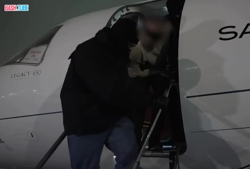  Кадры экстрадиции из Дубая киллера, совершившего покушение на Владимира Алексеева