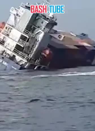  Контейнеровоз с 290 контейнерами затонул у берегов Пхукета, оставив после себя мазутное пятно и дрейфующие грузовые боксы