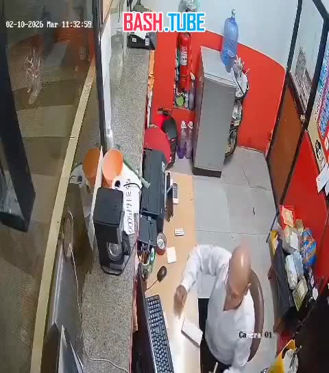  В Эквадоре сотрудник транспортной компании выжил во время покушения со стрельбой
