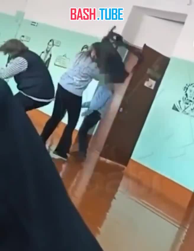  В Иркутской области ученик подрался с сотрудницей школы