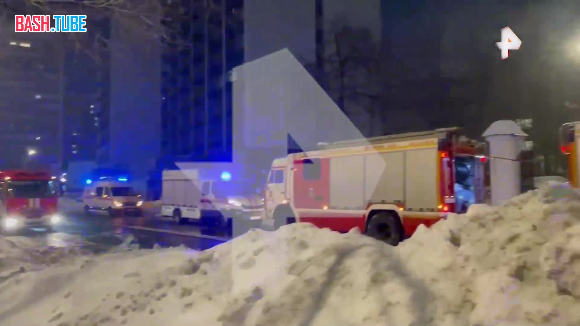  Пожар разгорелся в жилом доме в центре Москвы