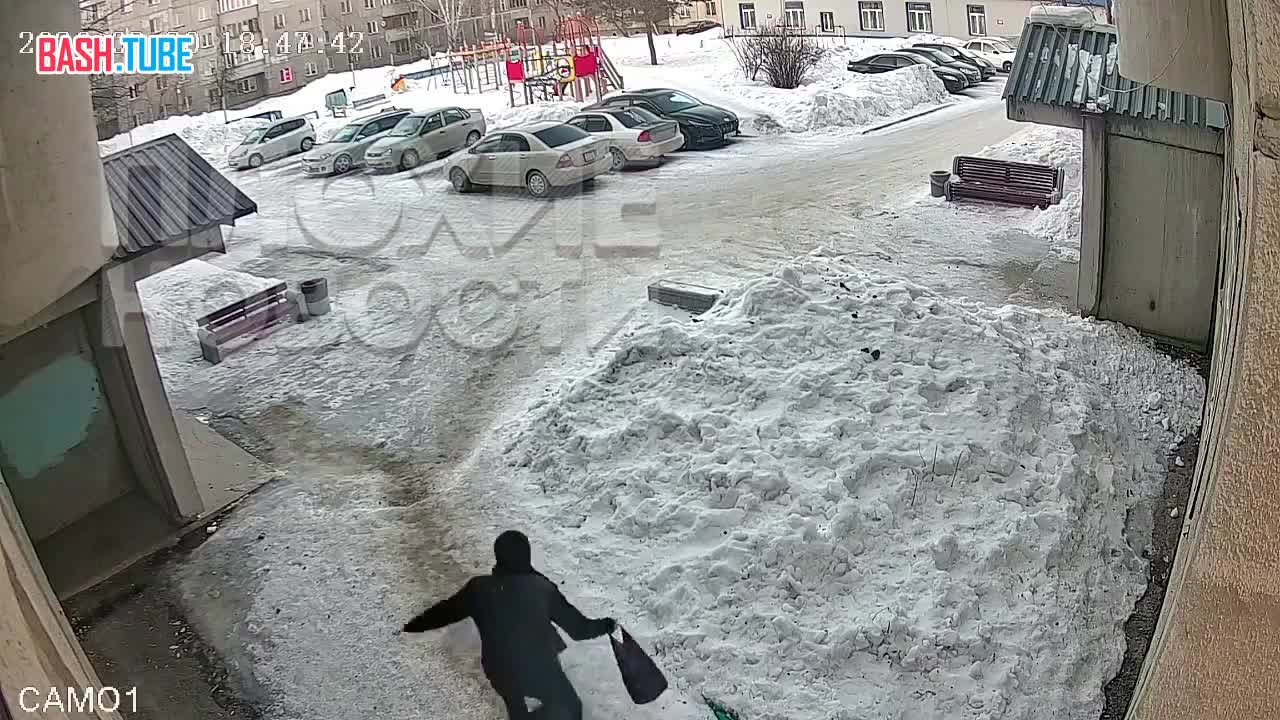  В Новосибирске неизвестные в медицинских масках напали на мигрантов и жестоко избили их