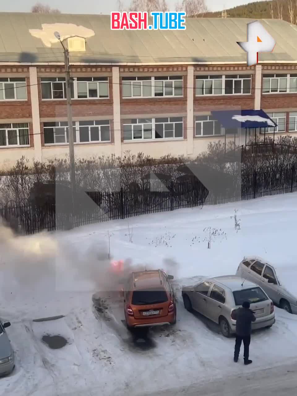  Прохожий спас мужчину из пылающей LADA Granta в Белорецке