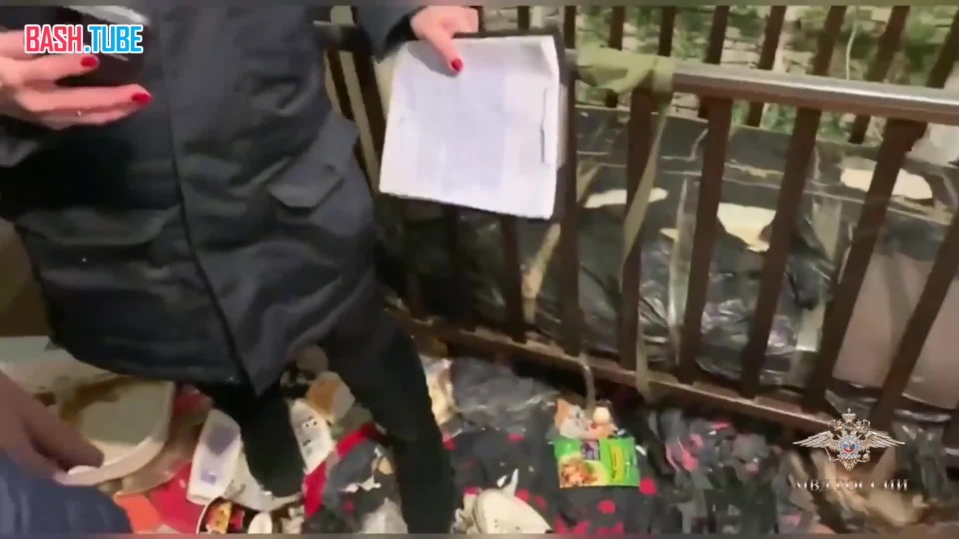  Трехлетнего ребенка, оставленного в квартире на долгое время в одиночестве и антисанитарии, вызволили в Красноярске