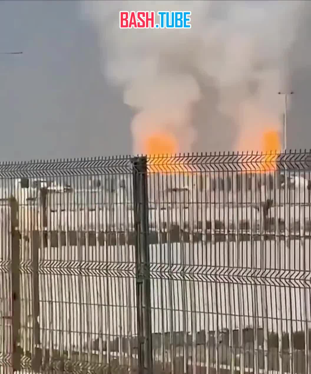  Пожар в промышленной зоне в Дубае после иранского удара, - СМИ