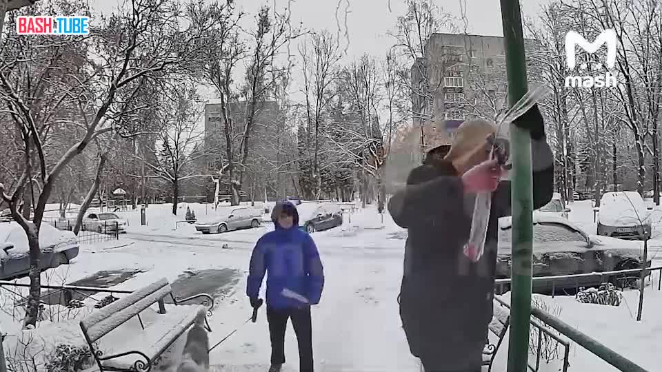  Вандалы устраивают символические похороны новеньким липецким домофонам