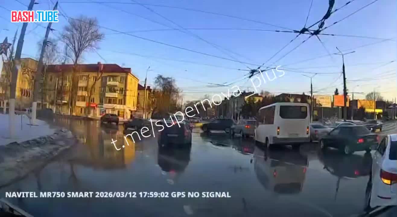  Момент прилета ракеты Storm Shadow по дороге с автомобилистами в Брянске