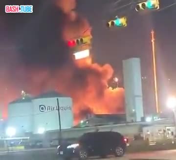  В Техасе произошёл взрыв и сильный пожар на одном из крупнейших НПЗ