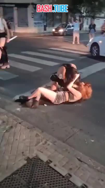  В Аргентине две женщины не смогли поделить мужчину и устроили поножовщину