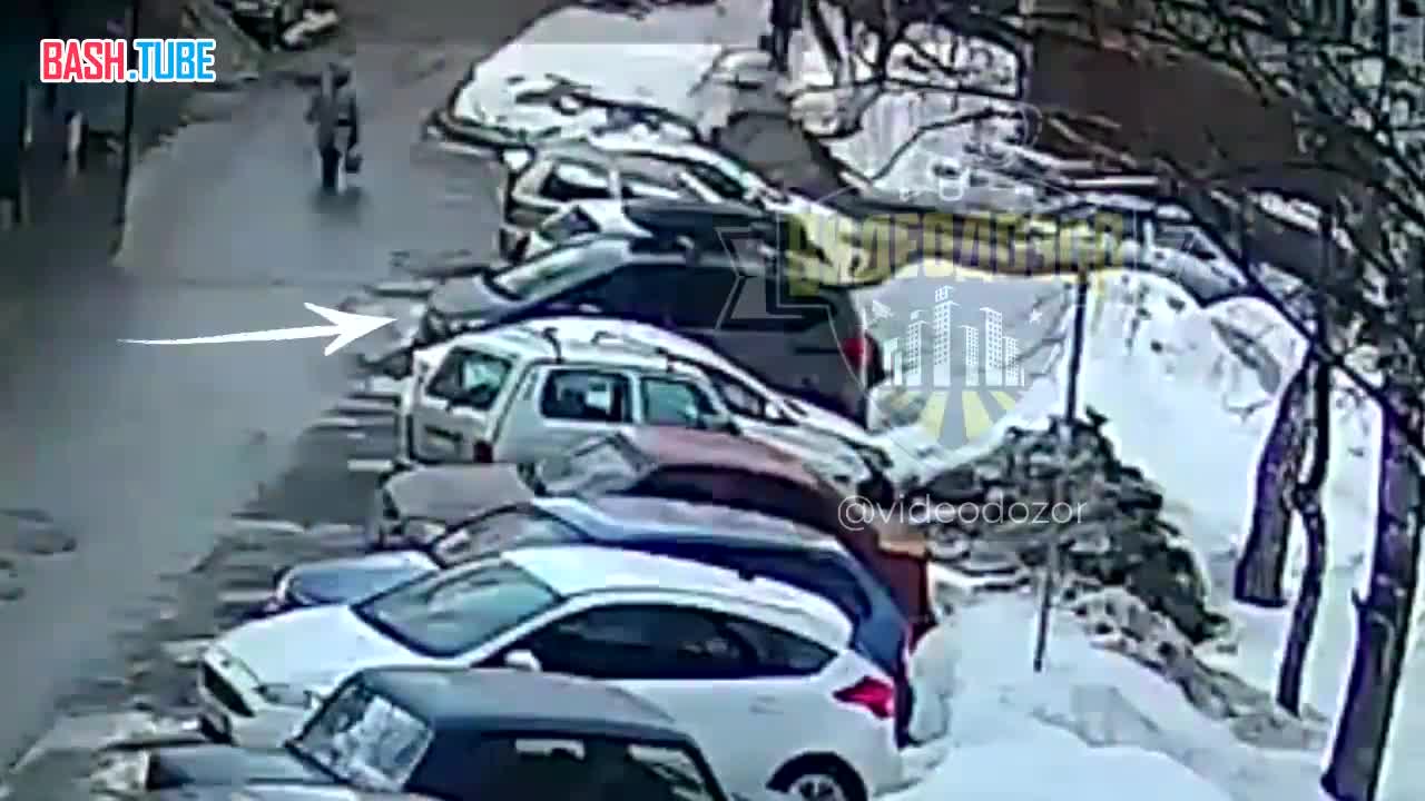  Из-за тающего льда в Уфе две машины начали движение без водителей