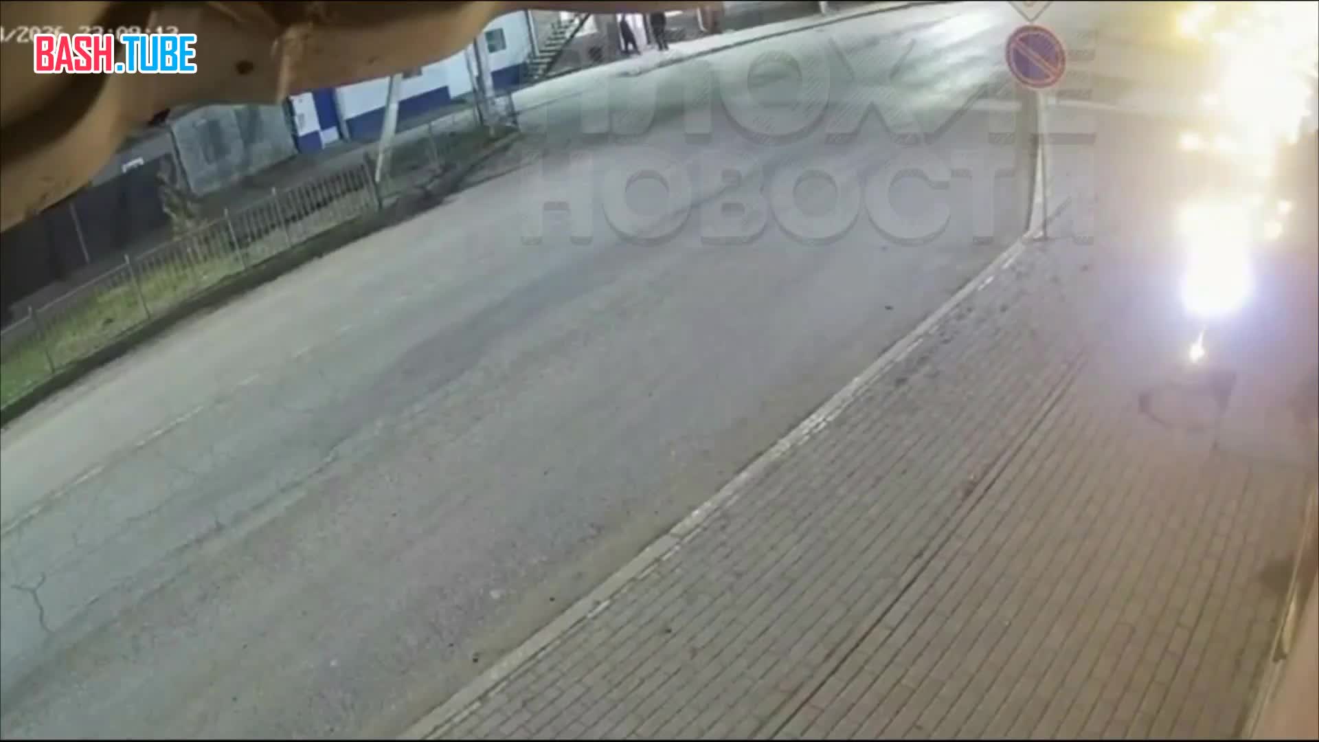  В Астрахани мужчина пытался остановить молодого байкера, мчавшего на большой скорости