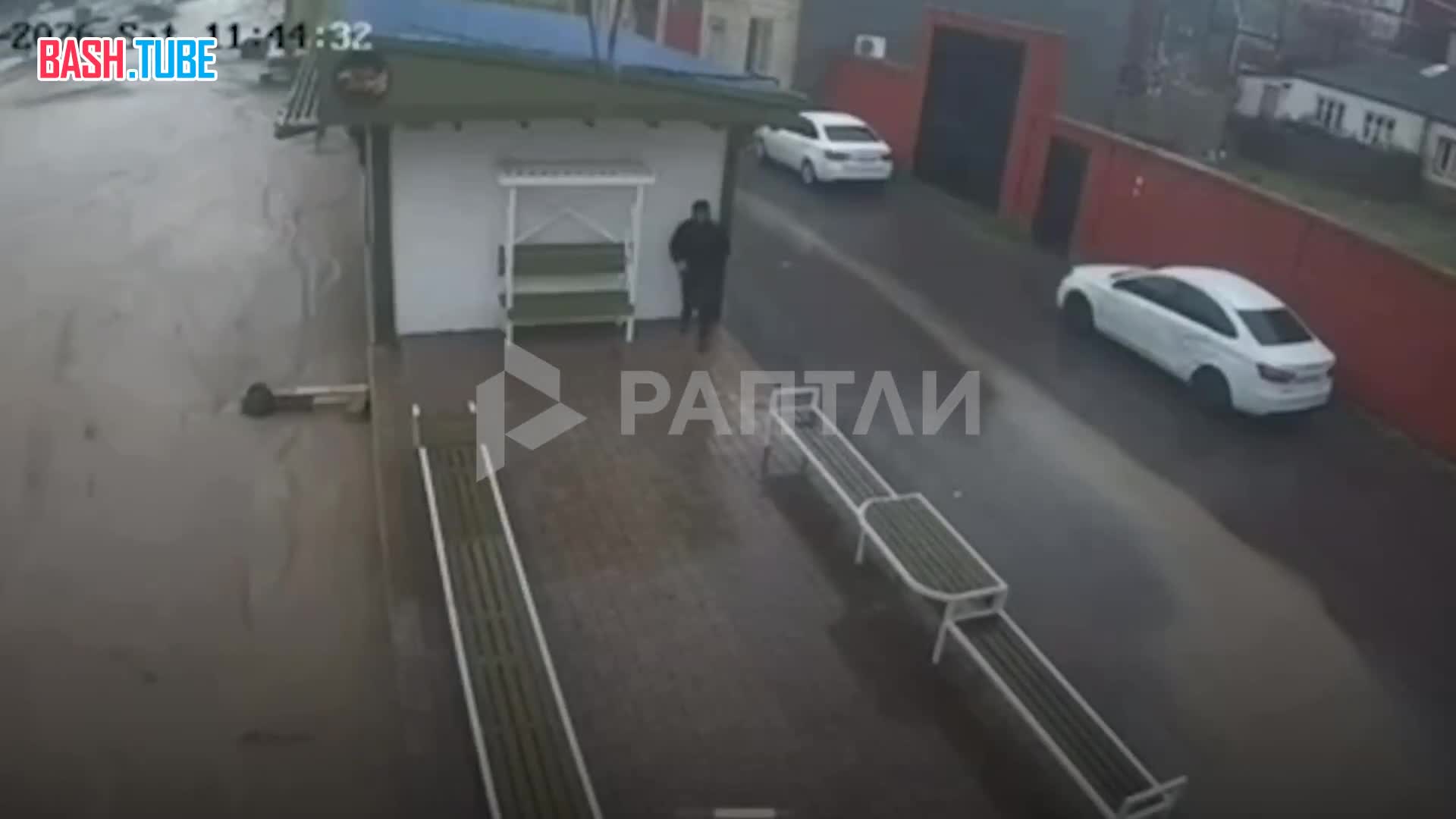  В Махачкале прохожий спас ребенка, которого унесло течением