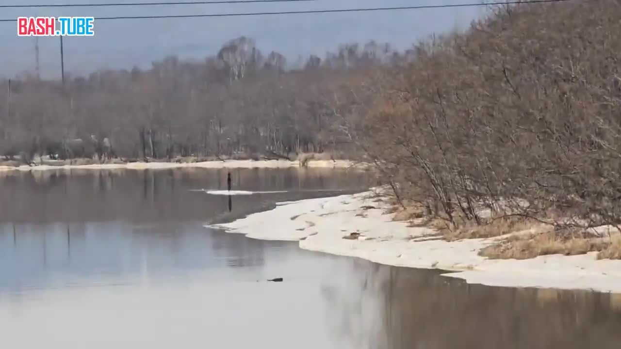  На Сахалине подростка унесло на льдине по реке - пришлось вызывать МЧС