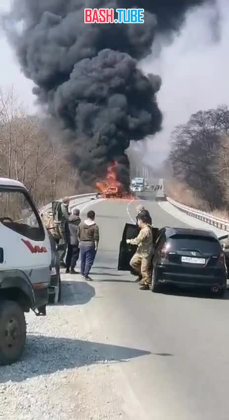  Машина выгорела дотла на трассе в Приморье