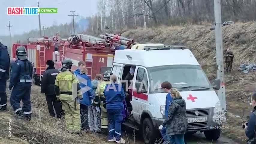  Спасатели МЧС продолжают работу на месте схода пассажирских вагонов поезда Москва - Челябинск в Ульяновской области