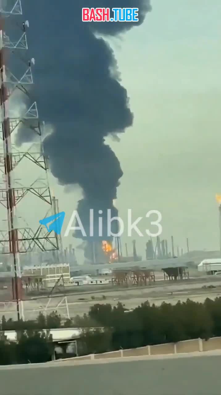  Пожар после иранских ударов в порту Ахмади, Кувейт
