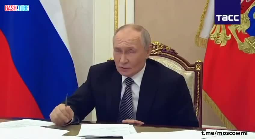  Год назад Владимир Путин поручил властям создать в России хорошие условия, чтобы гражданам не хотелось уезжать из страны