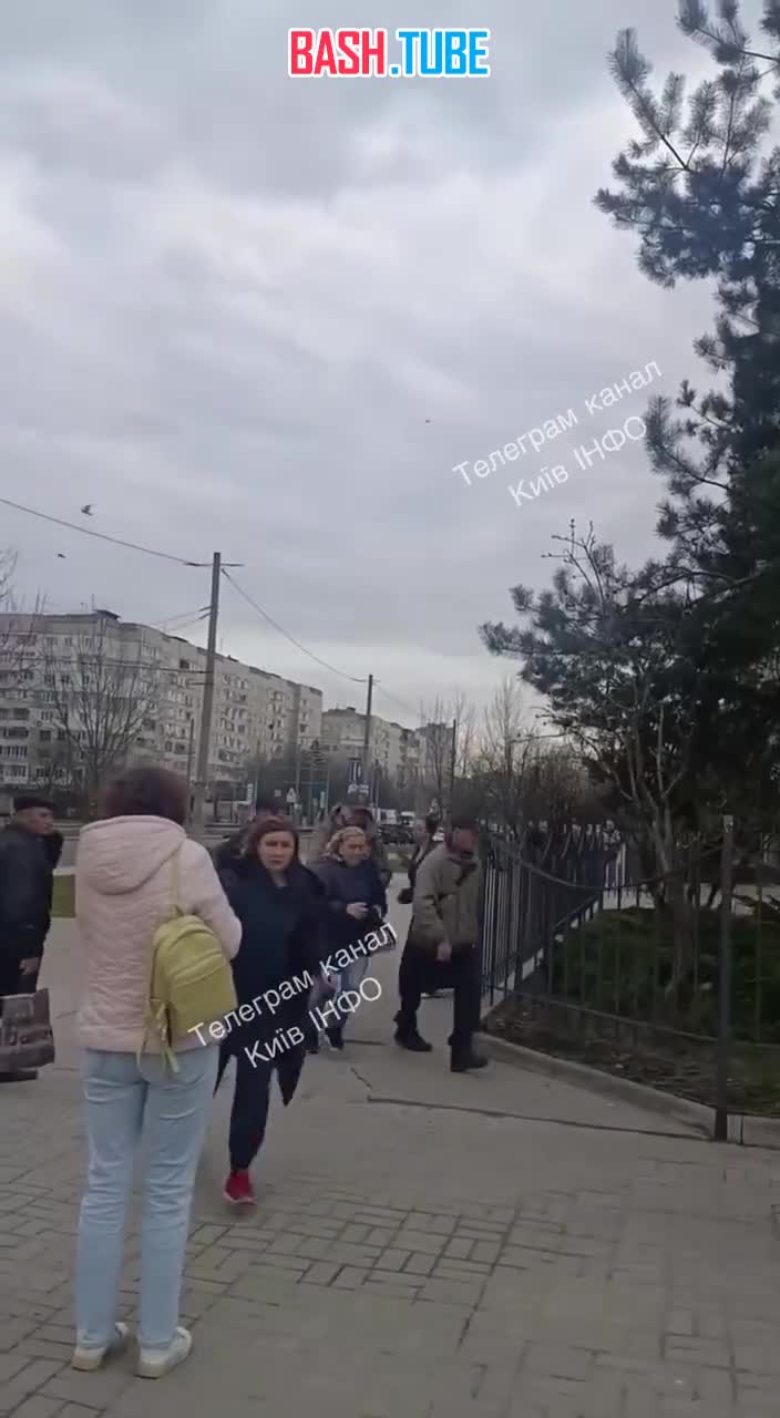  На видео попал прилет «Герани» по станции радиоэлектронной борьбы, установленной на крыше дома в Киевской области