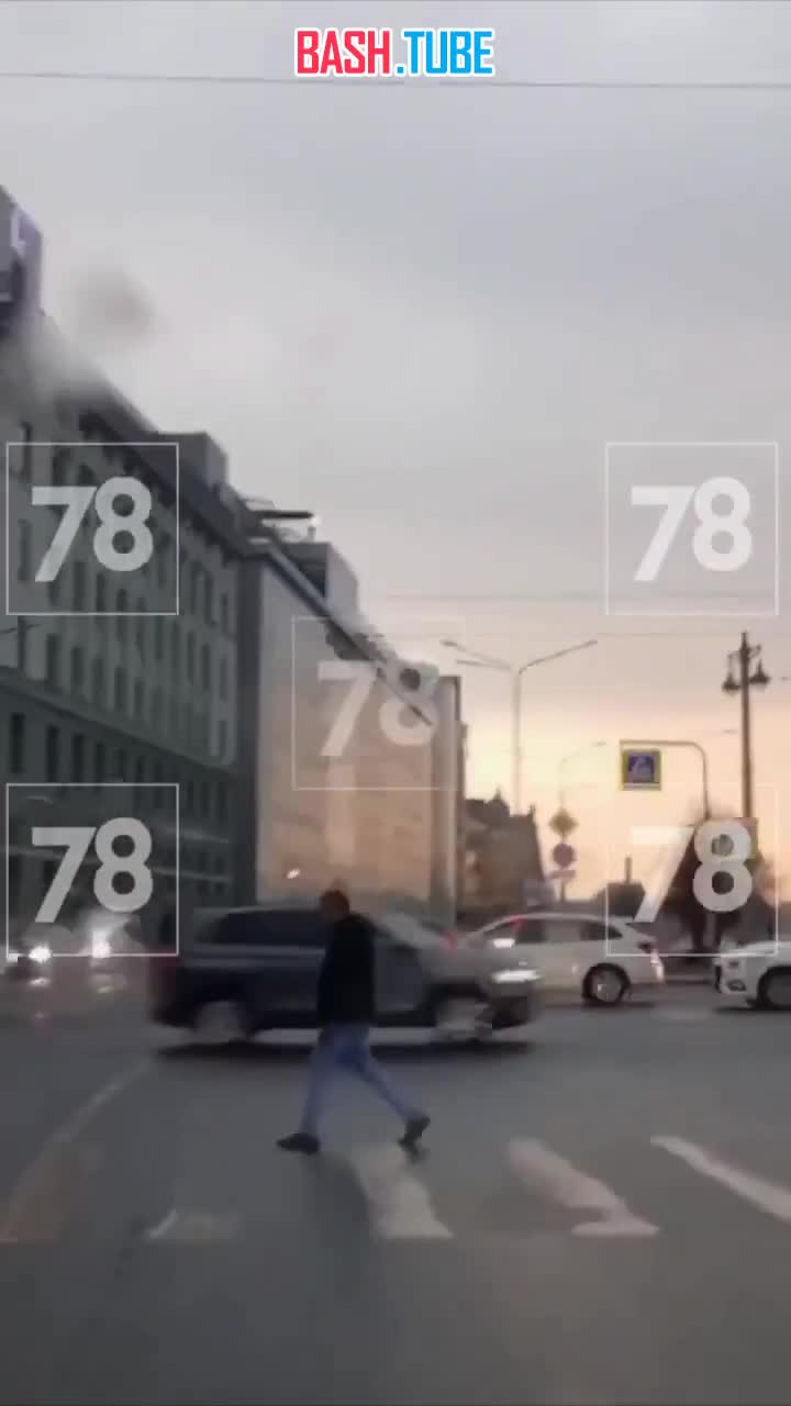  Огнемёт применил неизвестный на крыше бизнес-центра рядом с крейсером «Аврора»